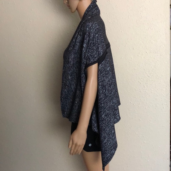 Lululemon Athletica Vinyasa Wrap - Picture 5 of 8